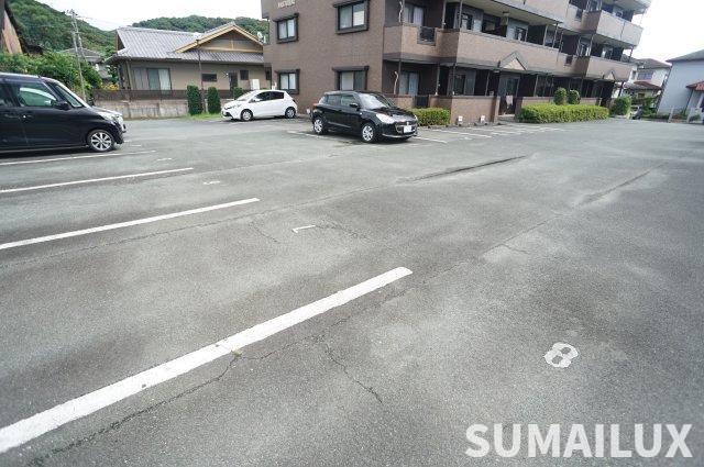 熊本市東区戸島５丁目のアパートの駐車場