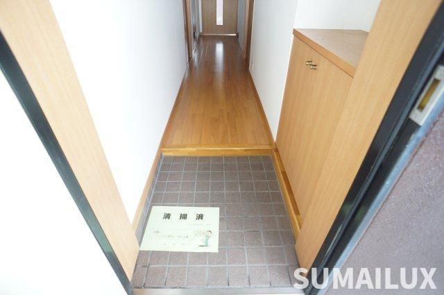 熊本市東区戸島５丁目のアパートの玄関