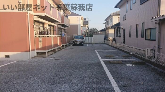 ビレッジ・JunAB　Bの駐車場|駐車場に車を止められます