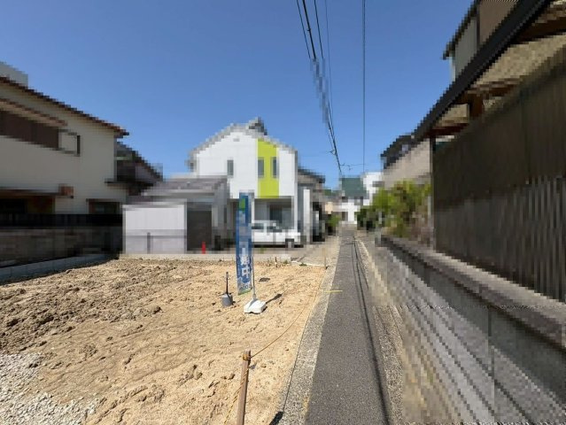  日置荘西町２丁　新築一戸建の駐車場|全室収納有！収納場所に困らず綺麗な室内を実現できます。