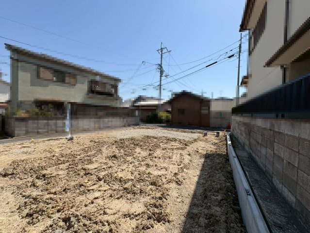  日置荘西町２丁　新築一戸建の駐車場|地盤サポートシステム２０年保証！施工会社無料定期点検（計４回）も付帯されます。