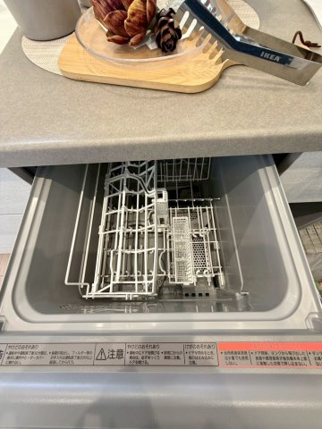 ハーティス城東のキッチン|家事の時短につながるだけでなく、水の使い過ぎも防げます。 また、一般的には手洗いよりも綺麗に洗えると言われており衛生的です。
