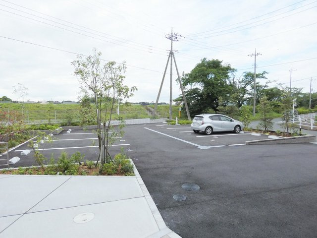 セントリビエ南平の駐車場