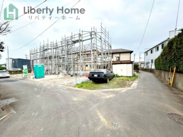 阿見町若栗第7　新築戸建　1号棟の前面道路含む現地写真