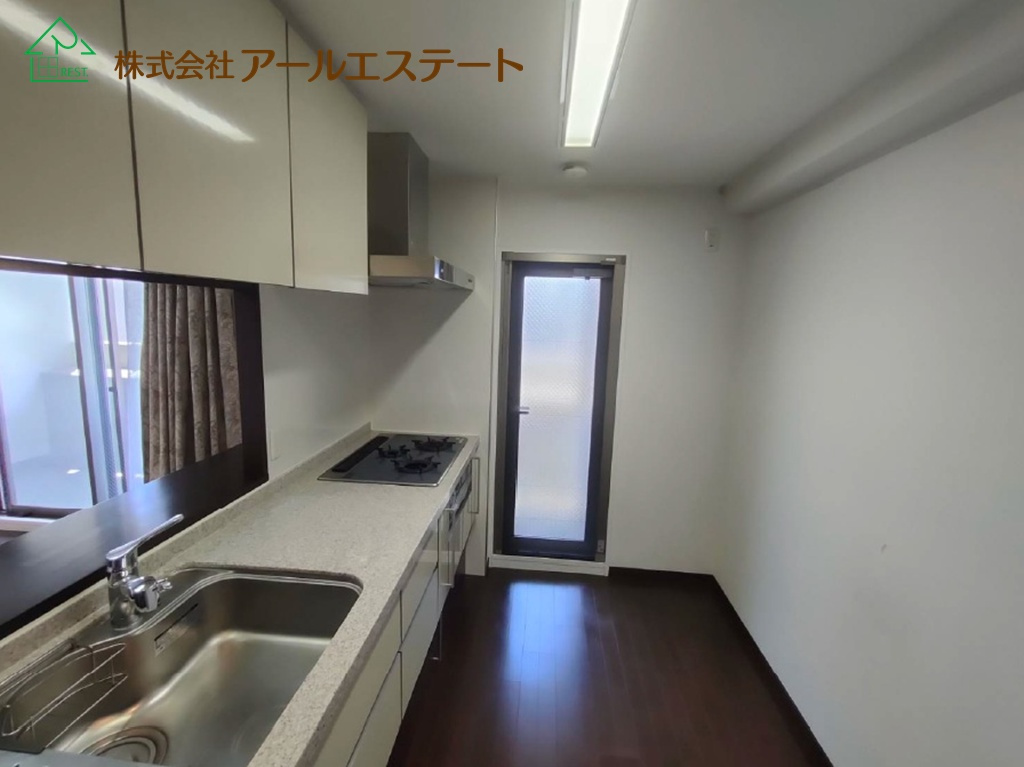 リベ・グラート姫路ベルスウィート　　　山陽電鉄「山陽姫路駅」徒歩4分のキッチン