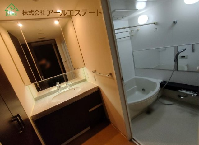 リベ・グラート姫路ベルスウィート　　　山陽電鉄「山陽姫路駅」徒歩4分の独立洗面台