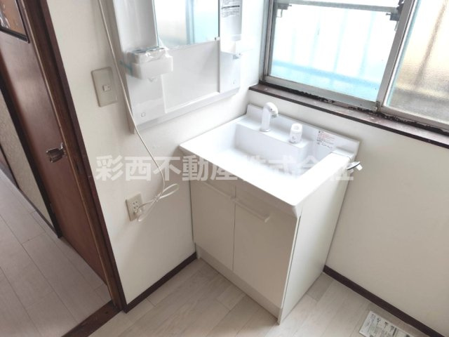 東大和市狭山４丁目中古戸建の独立洗面台