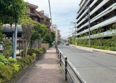 【展望】 | セントラルコート古淵 | 眺望の良さを楽しめるダイニングキッチンで家族団らんの時間を過ごしてはいかがでしょうか。バルコニーから見える景色を家族で眺める時間は、時間が経つのを忘れてしまいそうですね。是非、現地を見に行きましょう！