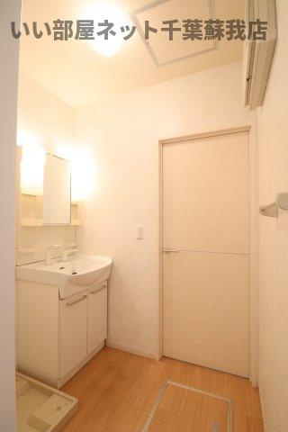 エルプレシアの洗面所|明るい洗面所です