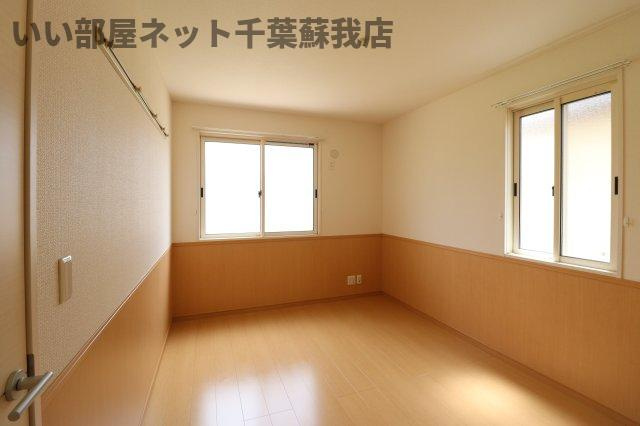 エルプレシアの洋室|落ち着いた色調の洋室です