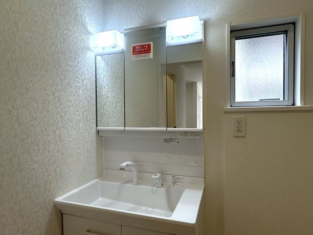 神戸市西区福吉台１丁目戸建の独立洗面台