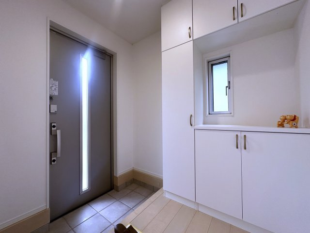 神戸市西区福吉台１丁目戸建の玄関