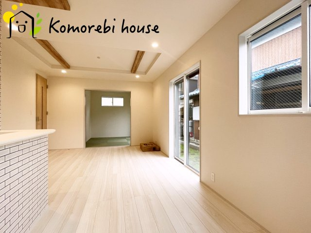 さいたま市西区佐知川　7期　新築一戸建て　ブルーミングガーデン　01の居間・リビング|26.06.15　撮影済み