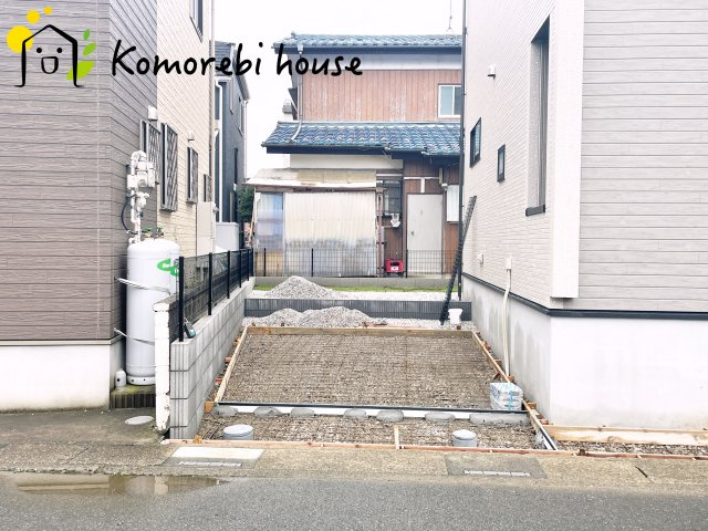 さいたま市西区佐知川　7期　新築一戸建て　ブルーミングガーデン　01の駐車場|26.06.15　撮影済み