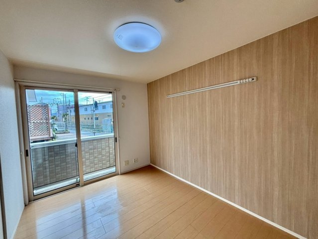 セジュール東浜尻の洋室