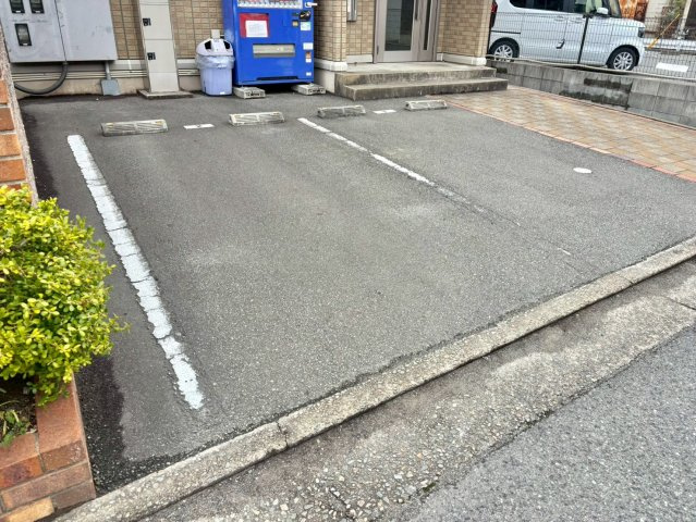 セジュール東浜尻の駐車場