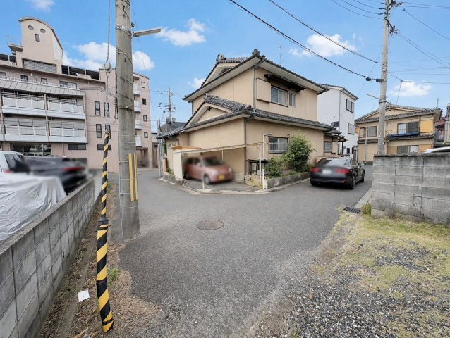 吉祥院東砂ノ町　建築条件無土地|『間口６ｍ！』
ゆったりした間口はお車駐車時の切り返しなどスムーズに行うことができ、落ち着いてご駐車いただけます！（R8.6撮影）