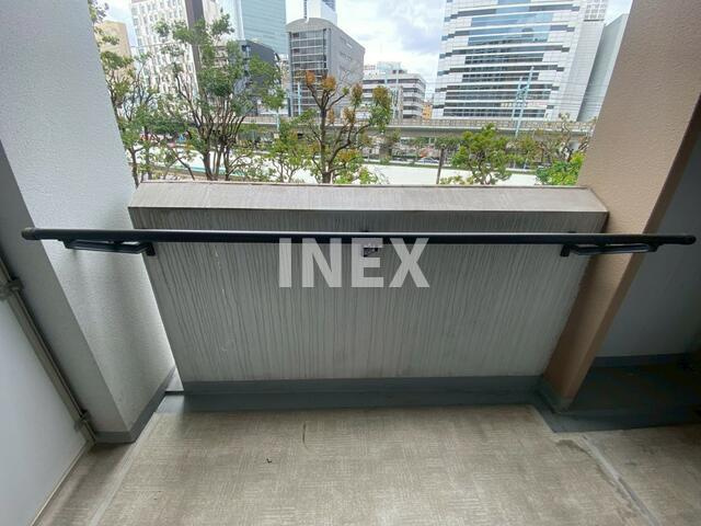 横浜市中区吉田町の賃貸マンションのバルコニー