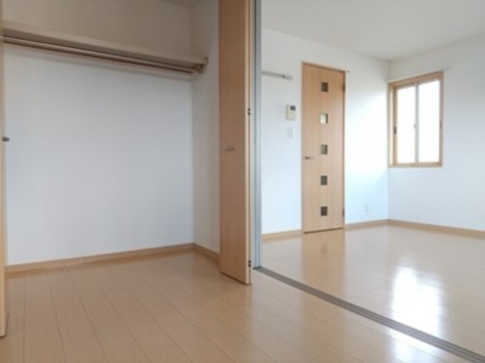 セジュール赤羽根の居間・リビング|別部屋のお写真となります。