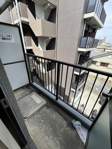 リーガル塚本Ⅲのバルコニー