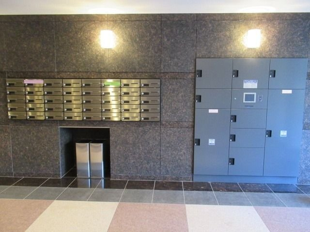 ルーブル大島参番館のロビー|メール・宅配ボックス