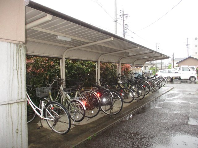 エステイトツジの周辺