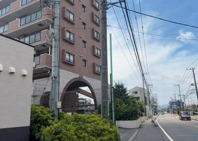 【外観】 | ライオンズガーデン橋本 | マンションの外観は非常に重要なポイントです！外観の善し悪しは資産価値に大きな影響を与えます。外観のいいマンションを購入することで、高値で売却がしやすく、買い手が見つかりやすいというメリットがあります。