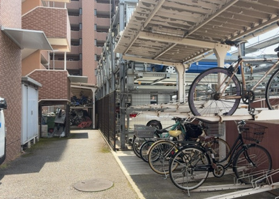 【駐輪場】 | ライオンズガーデン橋本 | マンションの駐輪場は、事前に空きがあるか確認を取ると安心です。せっかく入居したのに駐輪スペースがない！なんてことになったら大変ですよね。そこで、内見時や購入前にはまず事前に確認しておくと良いでしょう。