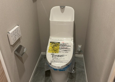 【トイレ】 | ライオンズガーデン橋本 | トイレは大きさや形、機能、抗菌性などが異なる多種多彩なタイプが各メーカーから出ています。それぞれに良さがあるため、事前にどういったタイプのトイレがいいのかをご家庭内で決めて、内見に行くといいでしょう。