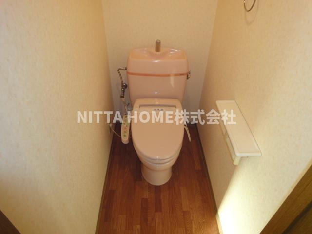 グランシャリオ氷上２番館のトイレ|便利なシャワー付きトイレです◎