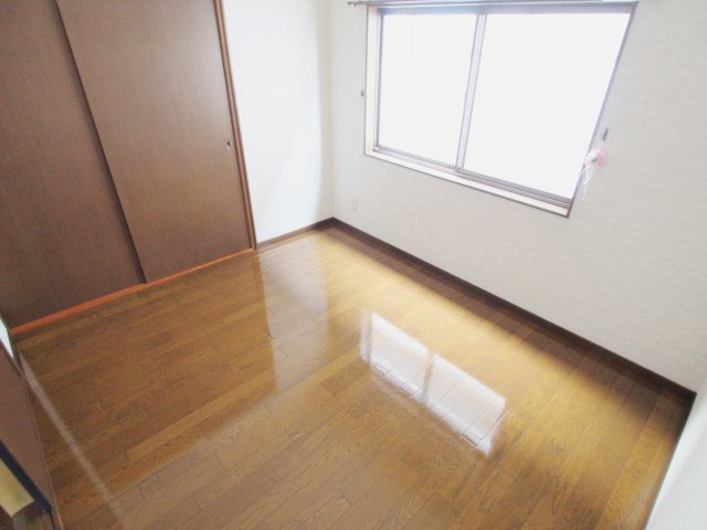 天畠貸家の寝室