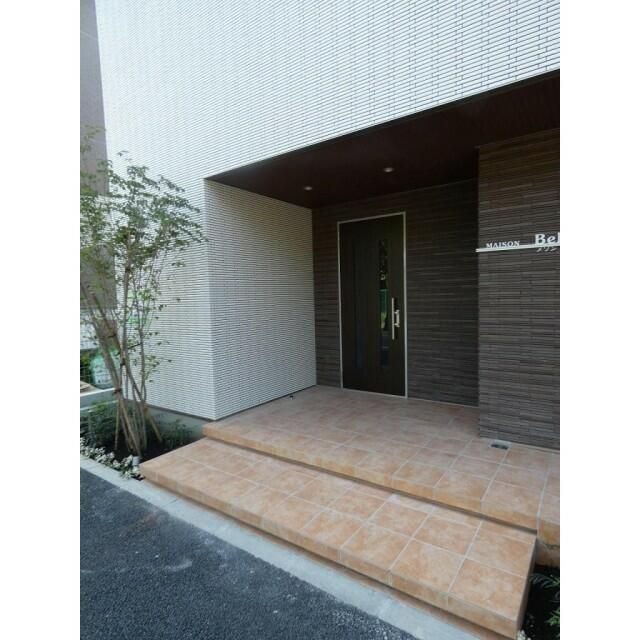 メゾン　ベベのエントランス