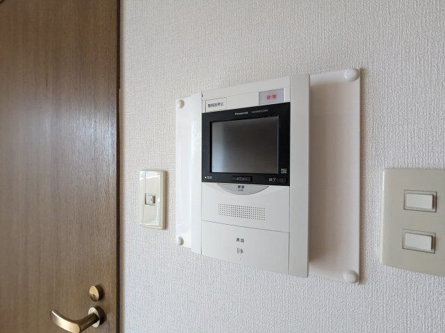 メゾンドヴィレ恵比寿の玄関