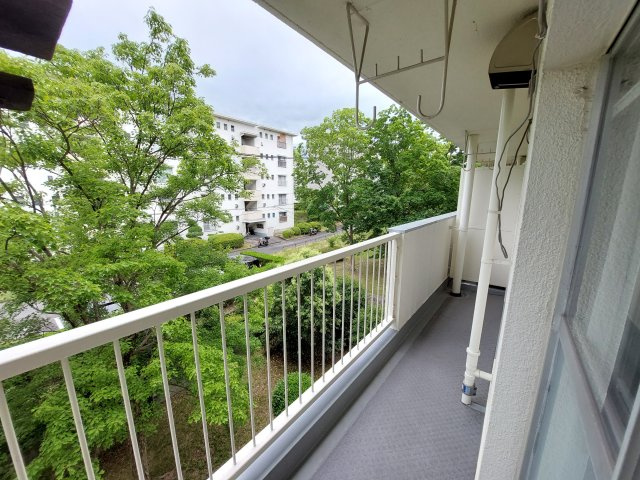 公団狭山住宅13号棟のバルコニー