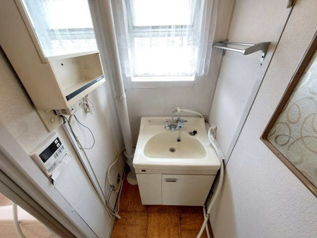 公団狭山住宅13号棟の独立洗面台