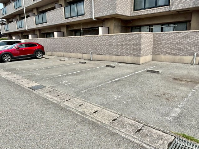 キャッスルコート飯田の駐車場