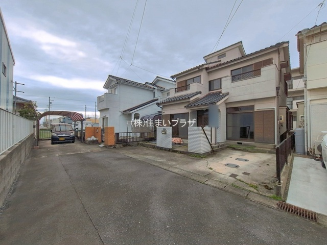 仲介手数料半額）一宮市奥町字神田82-5の中古住宅の前面道路含む現地写真|前面道路含む現地写真です