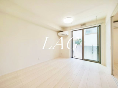 【居間・リビング】 | メゾン　モン　ポワール | 洋室のお部屋です。