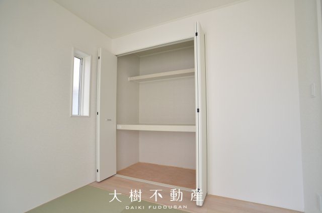 【和室】 | 綾瀬市深谷南４丁目　新築戸建て　全5棟【仲介手数料無料】 | 1階　和室（5.2帖）クローゼット