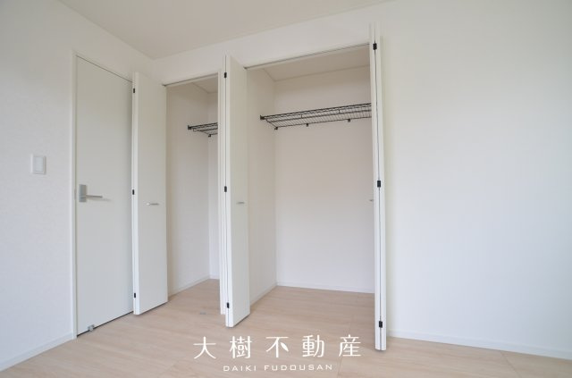【洋室】 | 綾瀬市深谷南４丁目　新築戸建て　全5棟【仲介手数料無料】 | 2階　洋室2（7.0帖）クローゼット