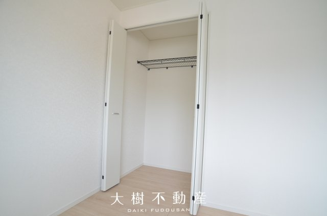 【洋室】 | 綾瀬市深谷南４丁目　新築戸建て　全5棟【仲介手数料無料】 | 2階　洋室3（6.0帖）クローゼット