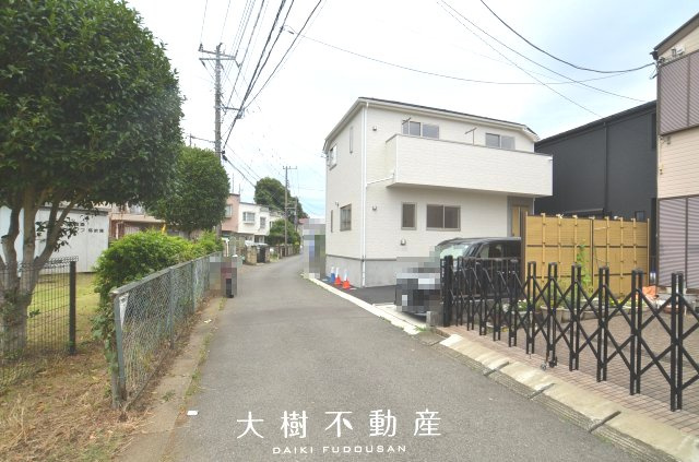 【前面道路含む現地写真】 | 綾瀬市深谷南４丁目　新築戸建て　全5棟【仲介手数料無料】