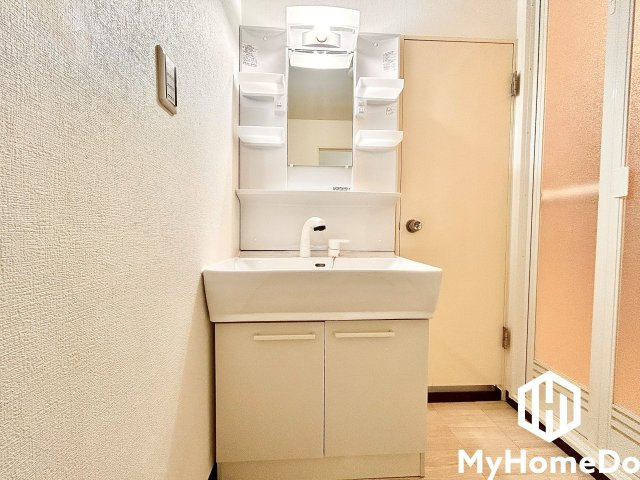 日商岩井栄ハイツの独立洗面台|家族みんなが使いやすい洗面所で、毎日の暮らしがもっと便利に