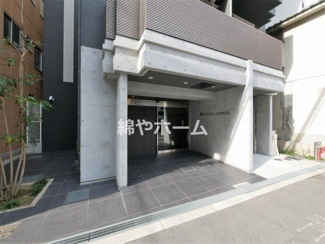 アール大阪グランデのエントランス|落ち着いたエントランスです
