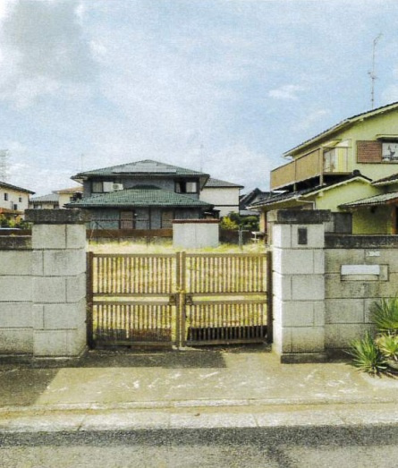 【中古戸建】行田市持田3丁目の外観|■外観｜外壁やが目隠しとなり、プライベート空間を守ります。防犯にもなり安心です♪
