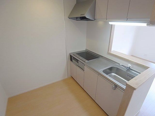 ナチュール谷上のキッチン|カウンターシステムキッチン。ＩＨコンログリル付