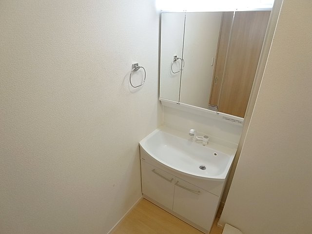 ナチュール谷上の洗面所|シャワー付きの洗面台