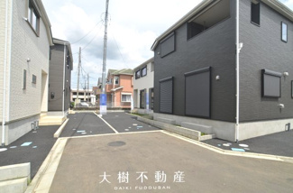 【前面道路含む現地写真】