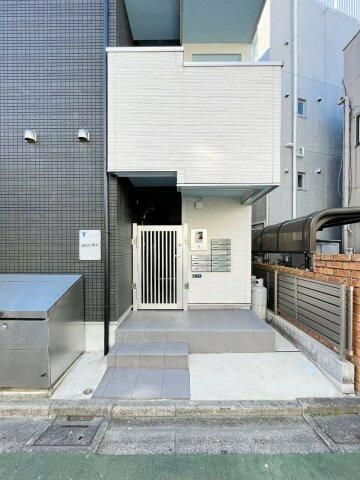 葛飾区柴又６丁目のアパートのエントランス