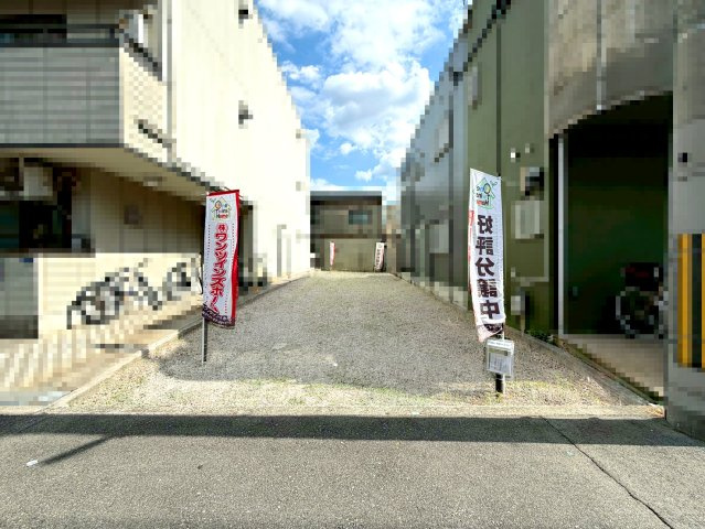 【前面道路含む現地写真】 | 東住吉区東田辺２丁目　新築戸建て♪ | 【現地写真】
前道すっきりで、出入りも快適な立地。